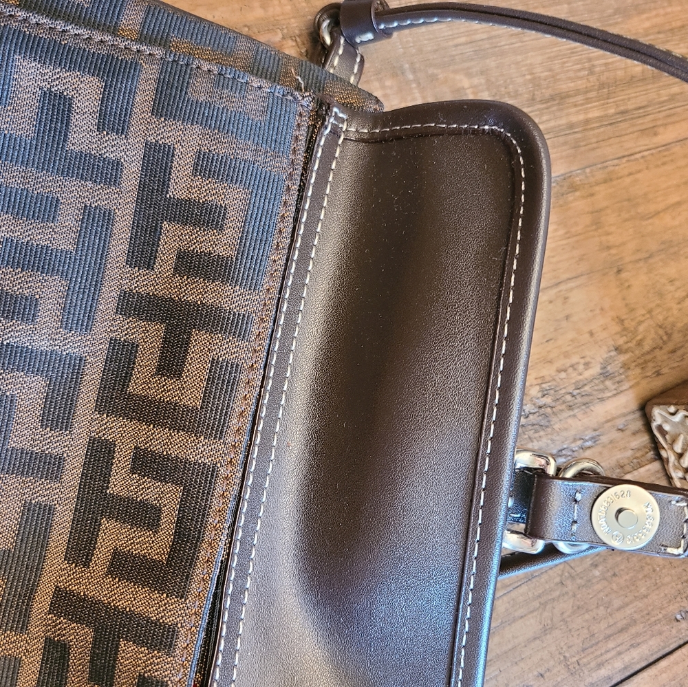Wristlet - Picture 3 of 6